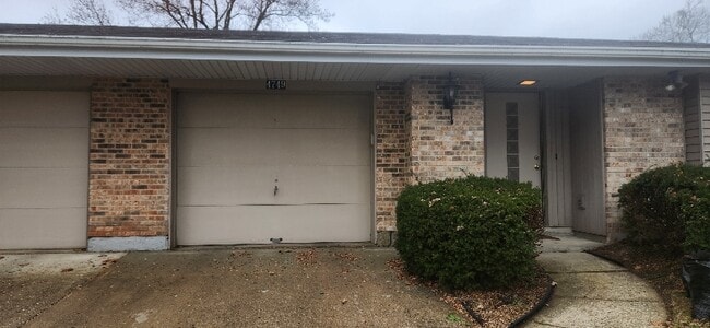 Building Photo - 4761 Foxdale Dr