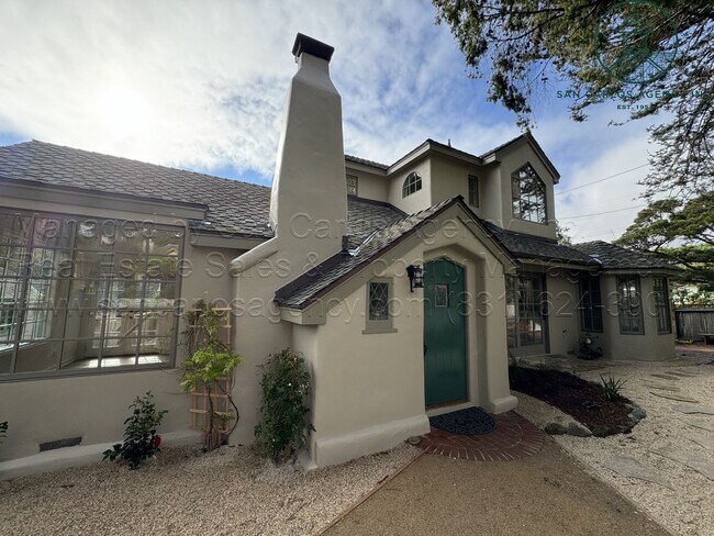 Building Photo - Immaculate Three Bedroom Home in the Heart...