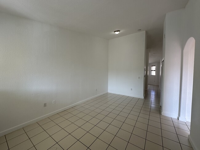 Foto del edificio - 1651 SE 28th Ct