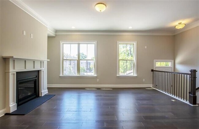 Building Photo - 3163 Rutter Dr