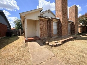 Building Photo - 2410 Summer Pl Dr