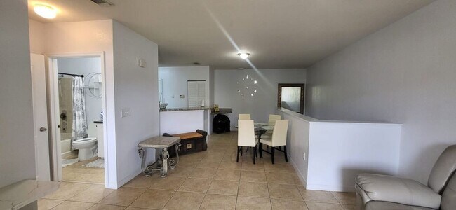 Foto del edificio - 122 SW Peacock Blvd