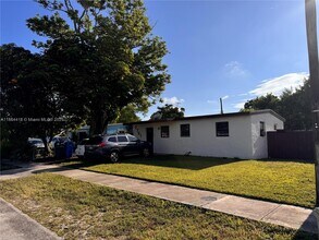 Building Photo - 3761 SW 45th Terrace