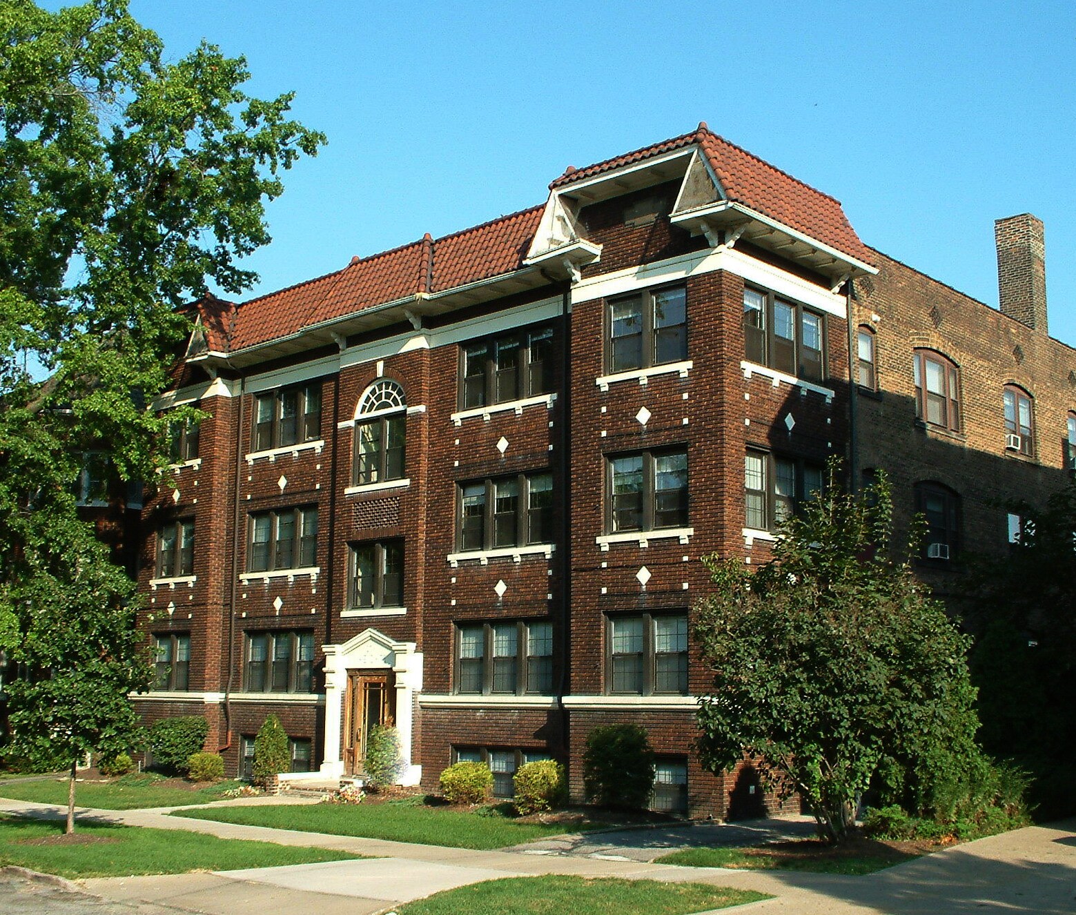 Lewis Manor Apartments – photo 3