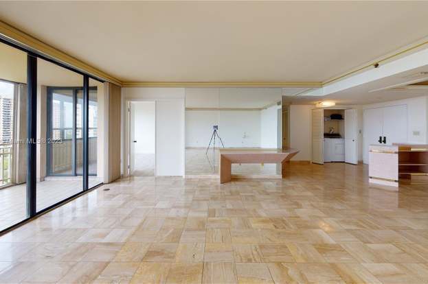 Building Photo - 11113 Biscayne Blvd