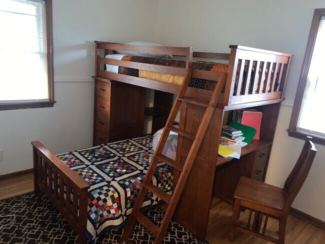 Building Photo - 5854 Irving Ave S