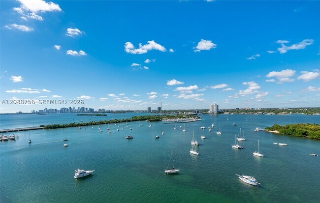 Foto del edificio - 7934 West Dr