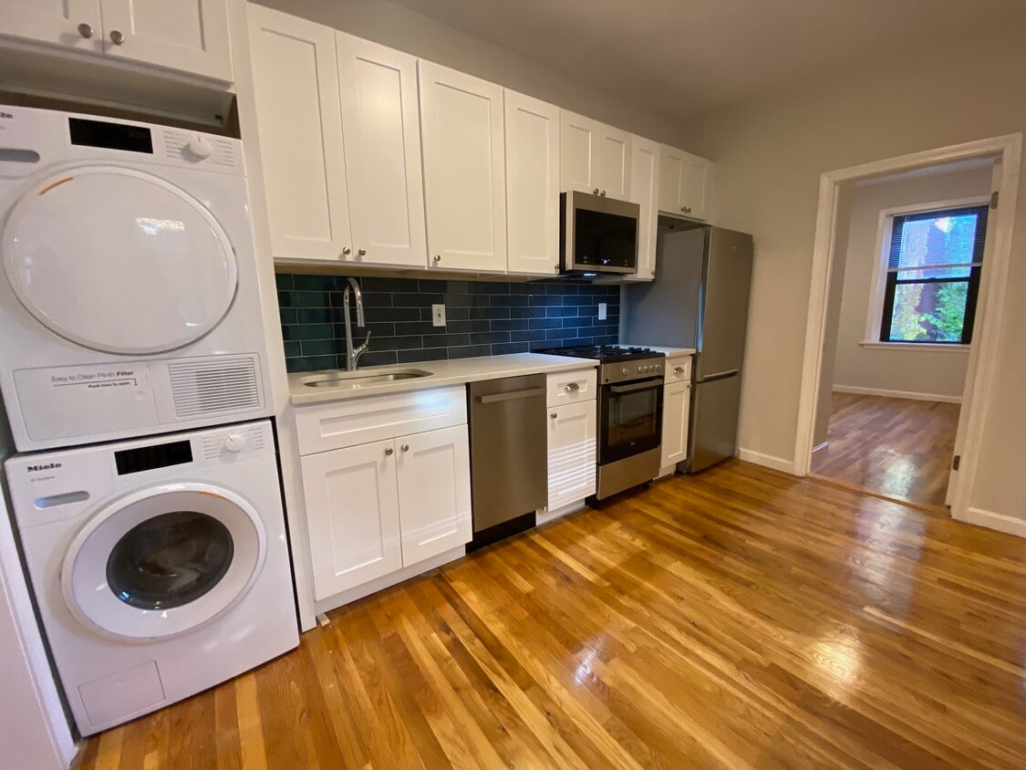 35 Grove St Unit 4, Boston, MA 02114 Apartments in Boston, MA