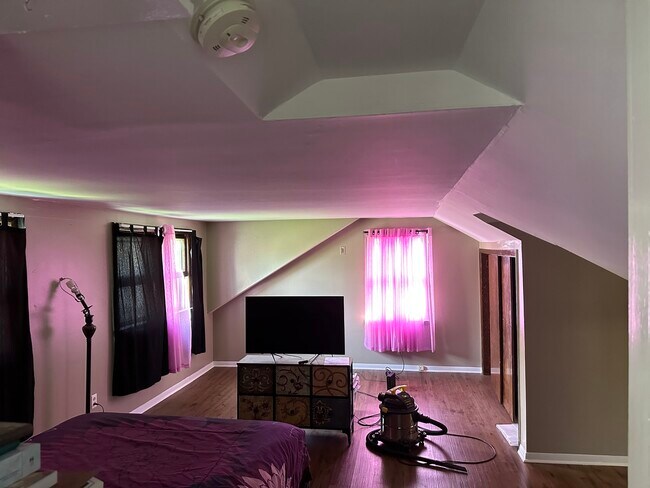 Foto del edificio - 304 W Crawford St