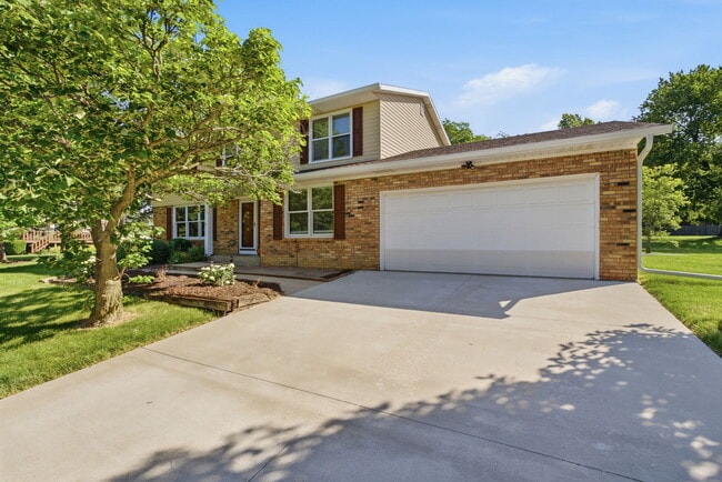 Building Photo - 4813 Surrey Ct