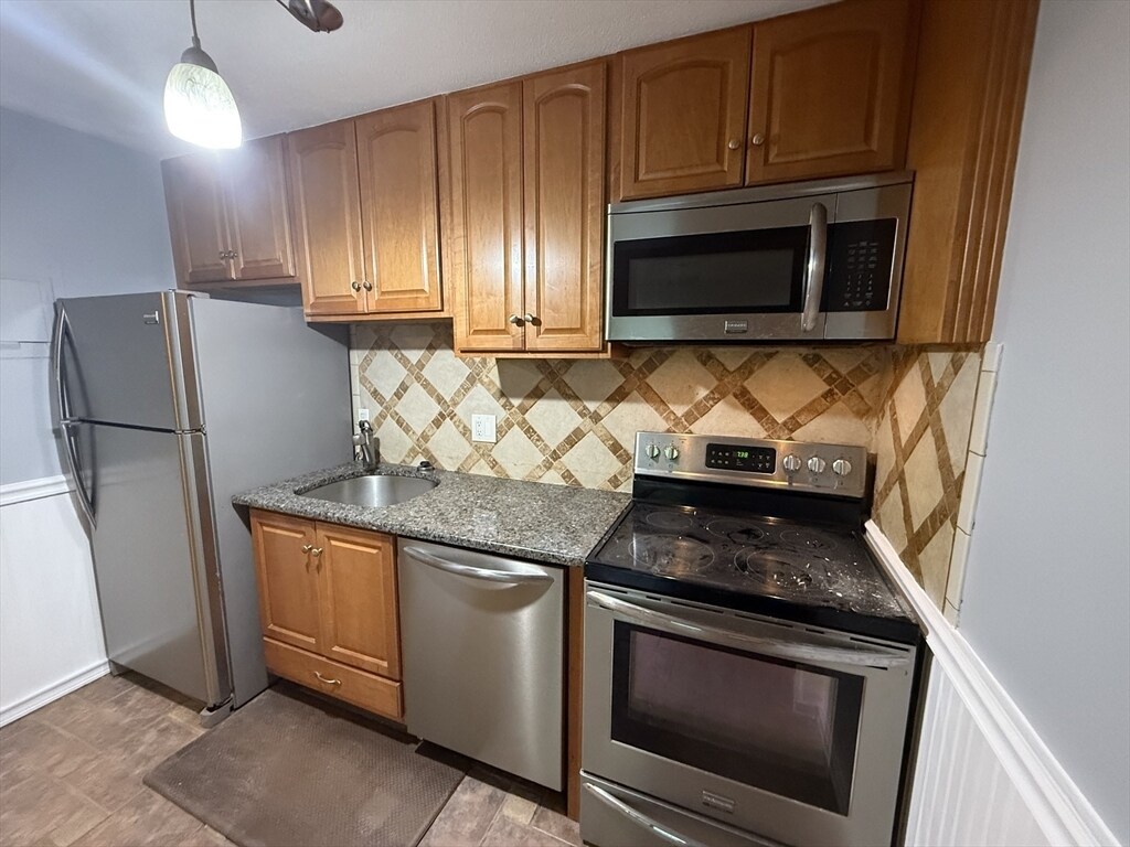 Foto principal - 491 W Central St