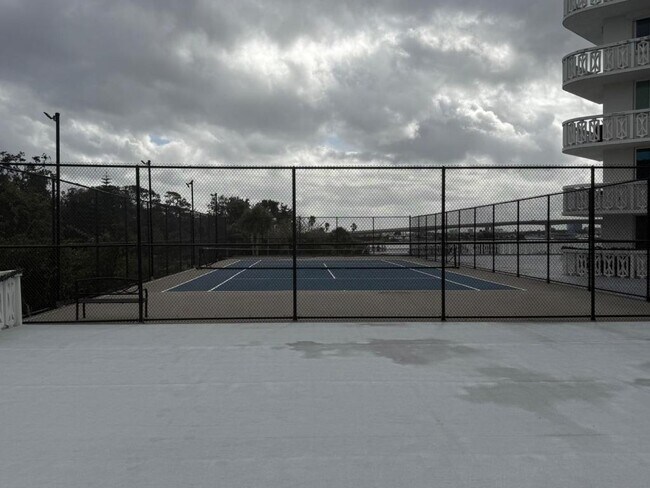 Foto del edificio - 925 N Halifax Ave