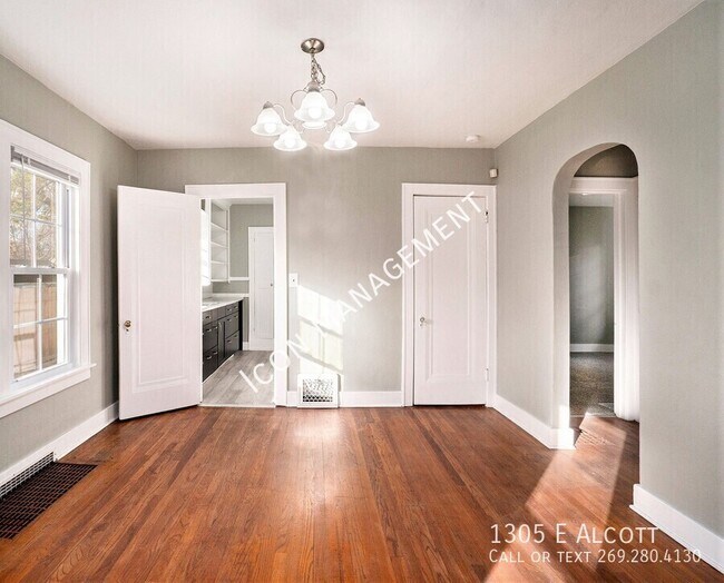 Foto del edificio - 1305 E Alcott-