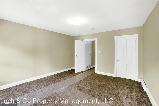 Building Photo - 4 br, 1 bath House - 554 S 2nd St