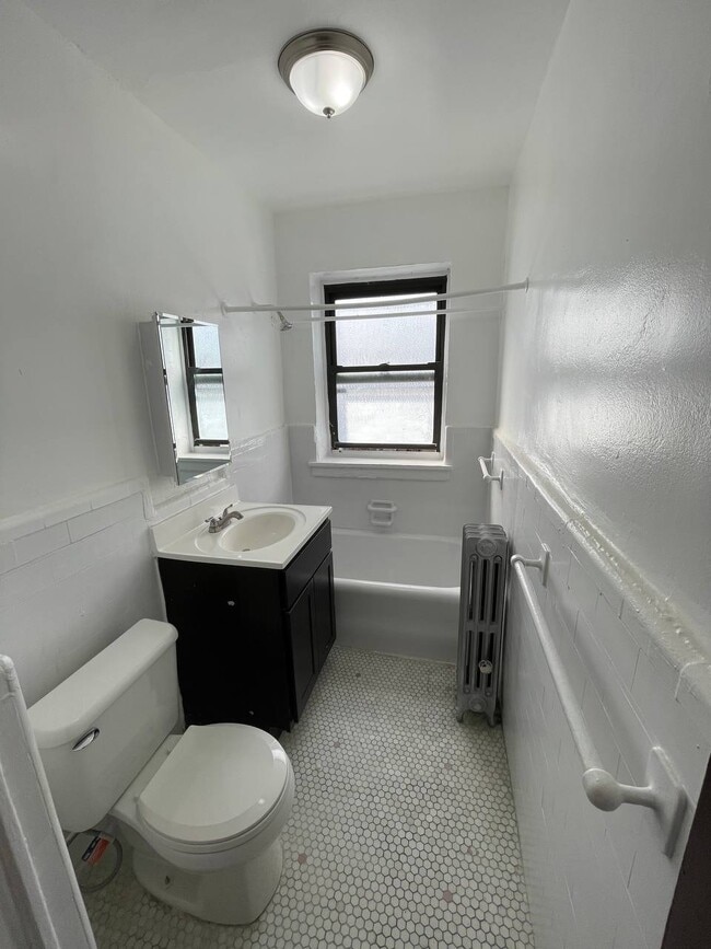 Building Photo - 8249 S Evans Ave