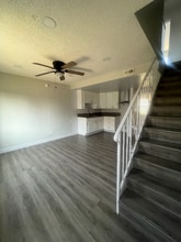Building Photo - 1156 W 39th St