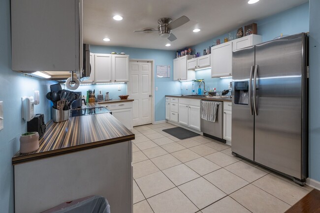 Building Photo - City of Maryville 37803 - 3 bedroom, 2 bat...
