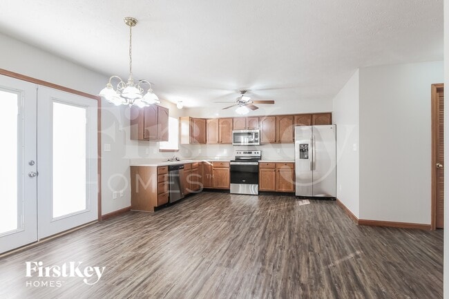 Foto del edificio - 1117 Central Park Blvd N