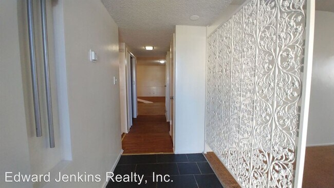 Building Photo - 4442 W 133rd St