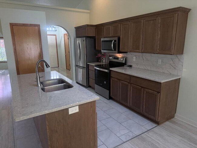 Foto del edificio - Updated Single Level Home in Highly Sought...