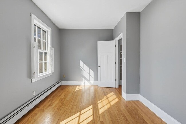 Building Photo - 260 Brookline St