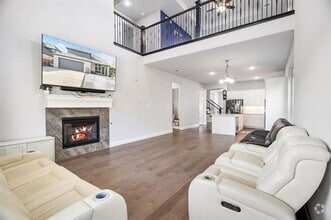Building Photo - 12591 Royal Oaks Ln