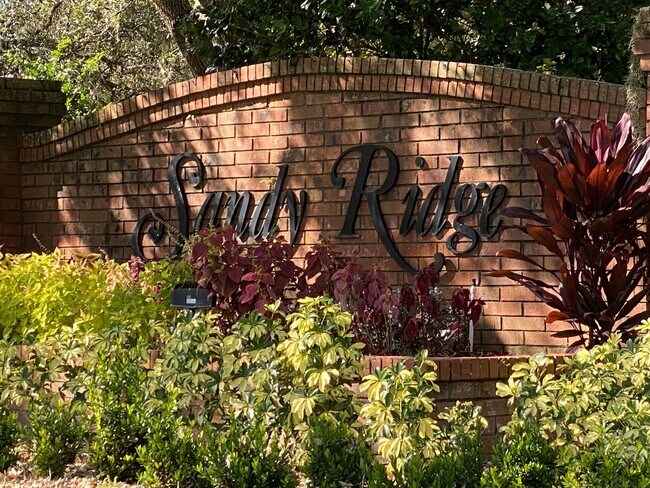 Foto del edificio - 4 Bedroom 3 Bath home in Sandy Ridge subdivision, in Davenport for RENT!
