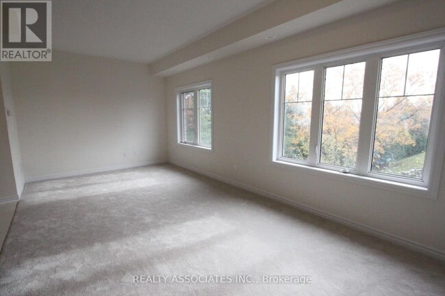 Building Photo - 1-11 Eaton Park Ln