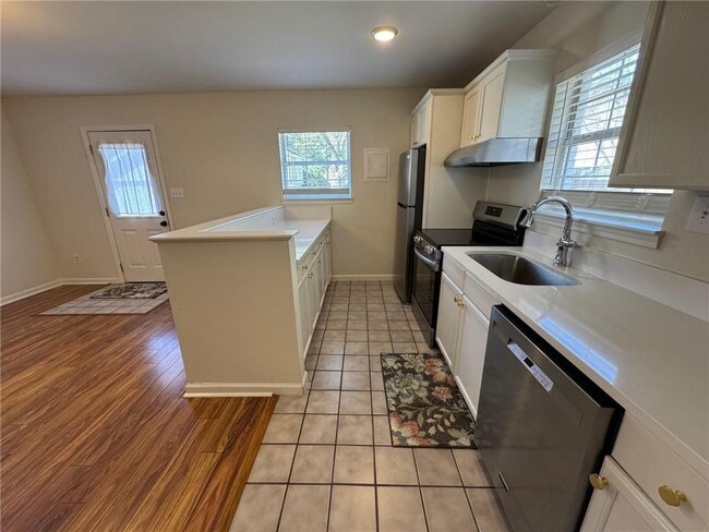 Building Photo - 262 McDonald Ave