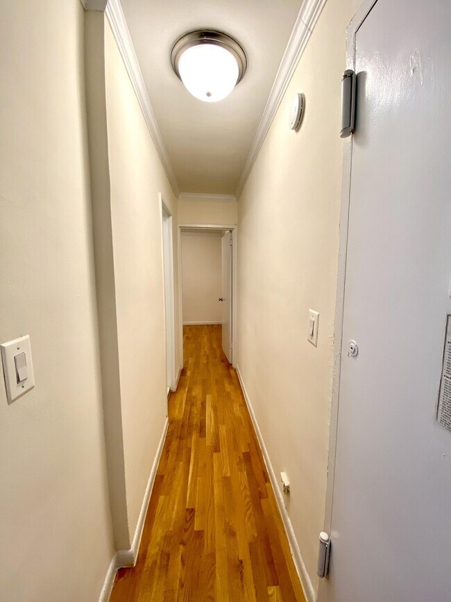 Foto del edificio - 427 E 83rd St