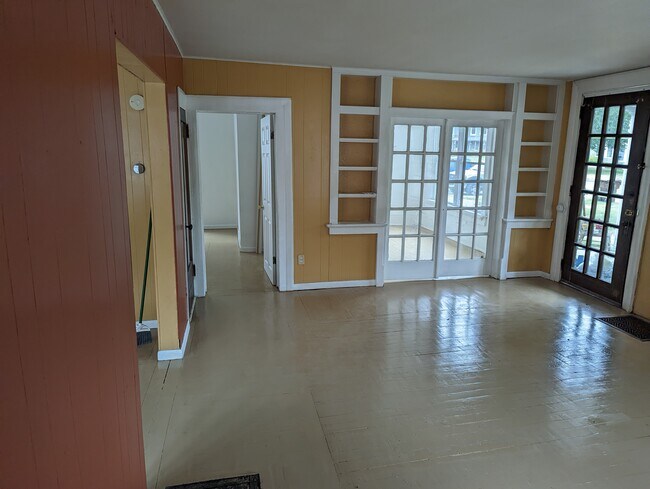 Foto del edificio - 305 W Harris St