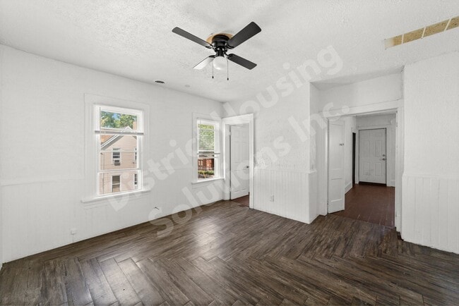 Building Photo - 8302 Sowinski Ave