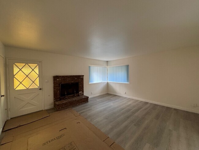 Foto del edificio - 400 W Glendon Way