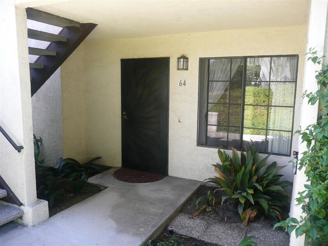 Foto principal - 2-Bedroom 1-Bathroom La Jolla UTC Condo wi...