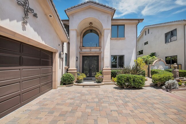 Elegant front entry - 258 Santa Isabel Ave