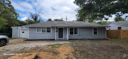 Building Photo - 2213 N 41st St