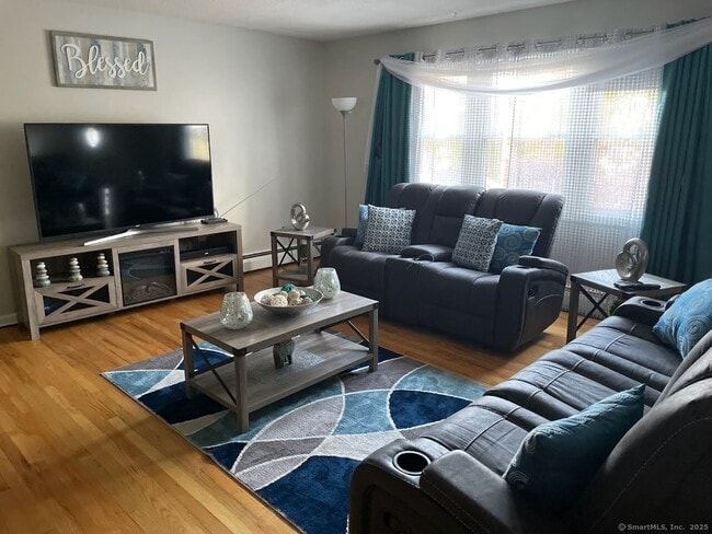 Foto del edificio - 141 Williamson Dr