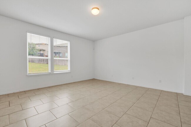 Building Photo - Charming 4-Bedroom Home in Cinco Lakes – Community Amenities & Prime Location!