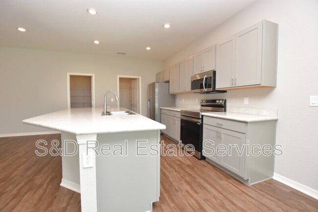 Building Photo - 920 Montgomery Ln