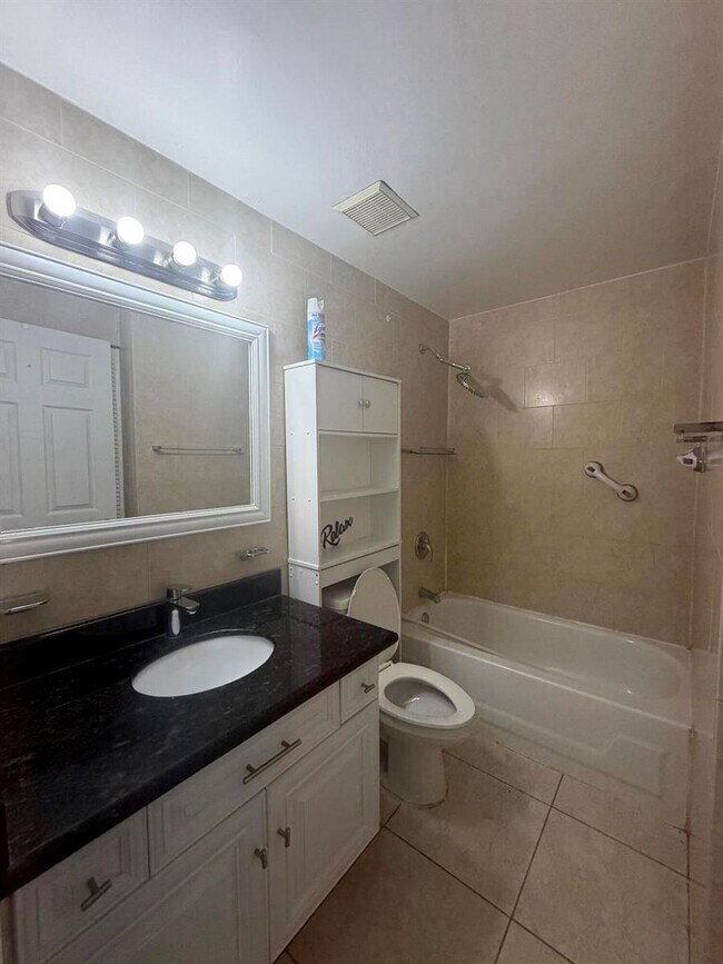 Foto del edificio - 7194 Southgate Blvd