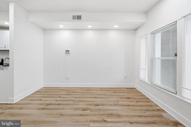 Foto del edificio - 2542 Harford Rd