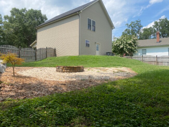 Foto del edificio - 212 Old Centergrove Rd