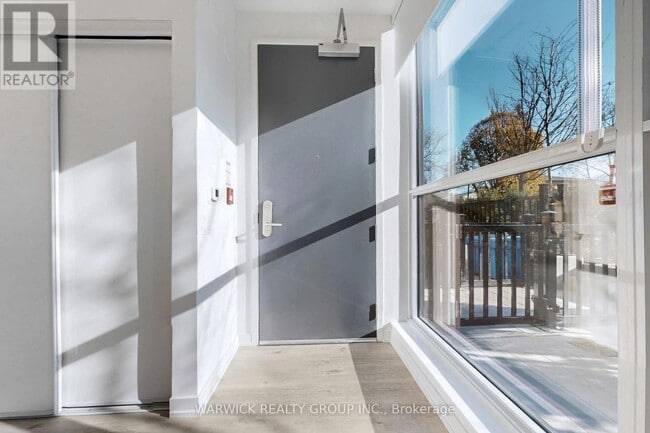 Building Photo - 4365 Bloor St W