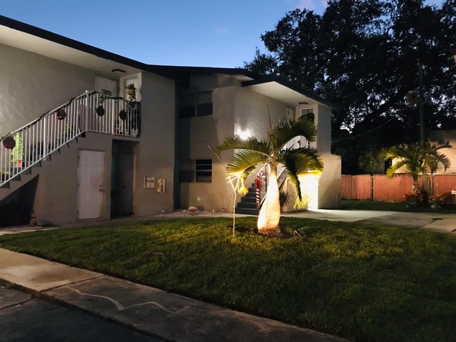 Building Photo - 3741 SW 60th Ave