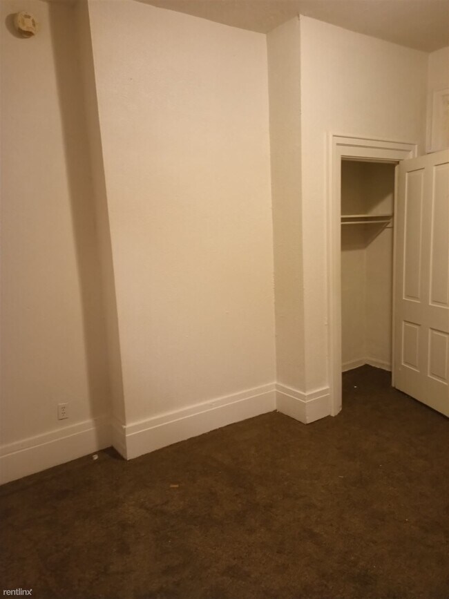 Foto del edificio - 1 br, 1 bath Duplex - 510 North College St...