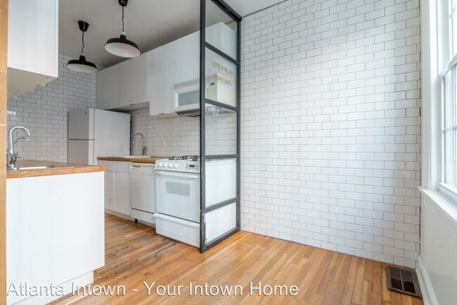 Foto del edificio - 991 N Highland Ave NE