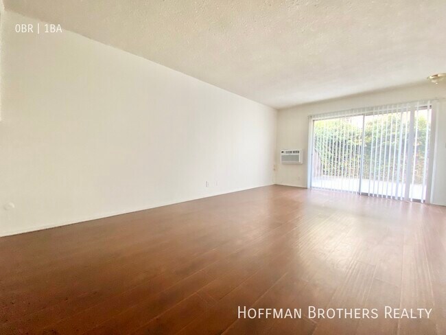 Foto del edificio - 425 S New Hampshire Ave Los Angeles, CA 90020