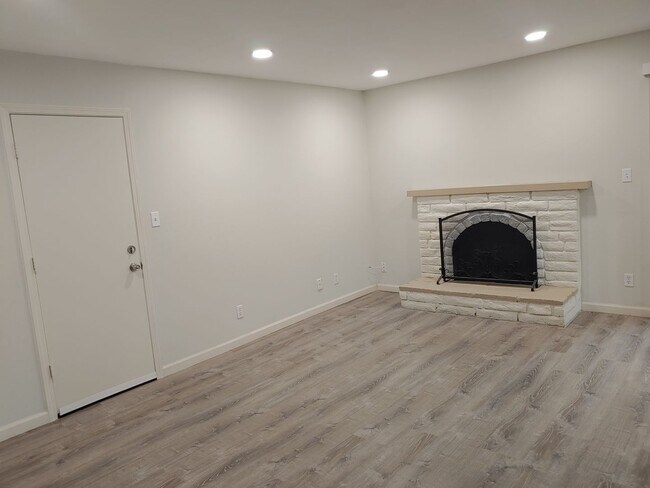 Building Photo - Beautiful Napa Rental!