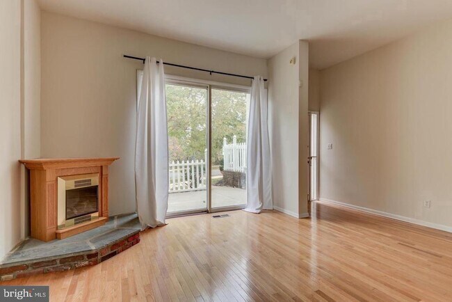 Foto del edificio - 107 Montrose Ave