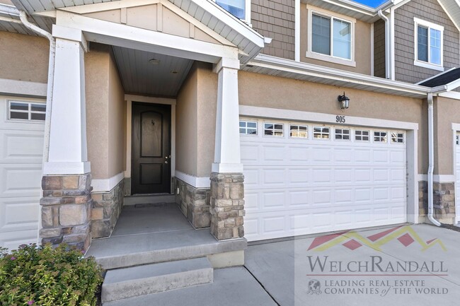 Building Photo - Beautiful Orem Town Home